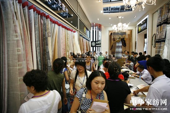 �o������չ����(j��ng)�Q(m��o)���Մ