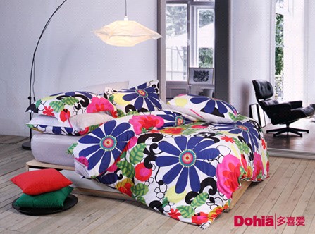 ϲƷУɫ֮;L(fng)д