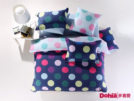 ϲƷУɫ֮;L(fng)д