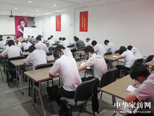 �Pʢ�Ҽ�2012�ﶬ��Ʒ��Ӗ(x��n)��(hu��)�A�M�ɹ�