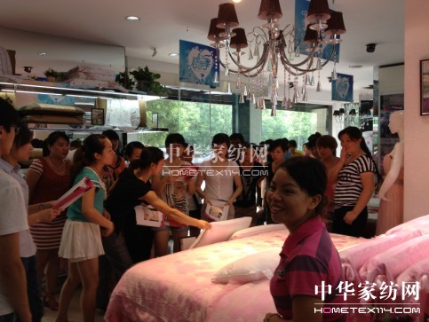 �Pʢ�Ҽ�2012���L��Ӗ(x��n)��(hu��)���վ�A�M�ɹ�