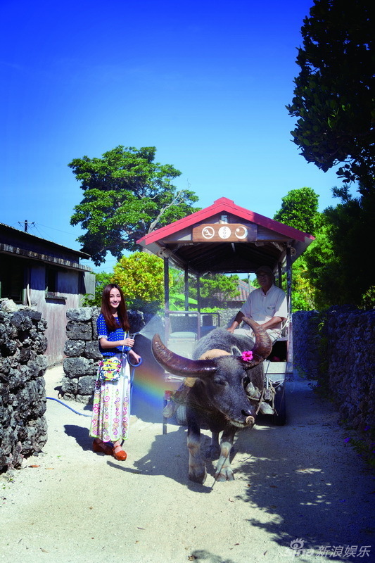 姚笛清新旅游寫真 釋放快樂(lè)情緒