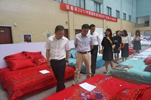 Ҹζϯͨ300Ҽa(chn)ƷŮ