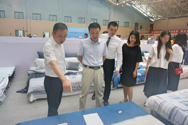 Ҹζϯͨ300Ҽa(chn)ƷŮ