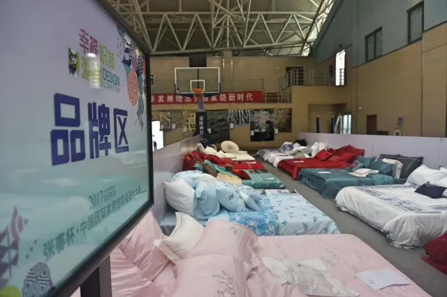 Ҹζϯͨ300Ҽa(chn)ƷŮ