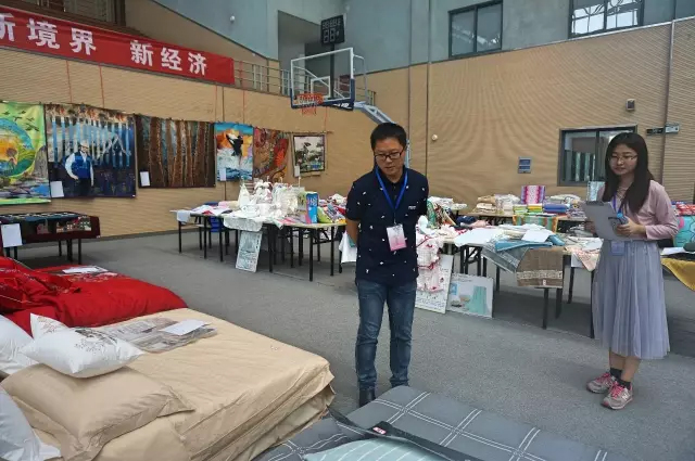 Ҹζϯͨ300Ҽa(chn)ƷŮ