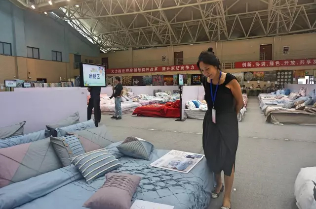 Ҹζϯͨ300Ҽa(chn)ƷŮ