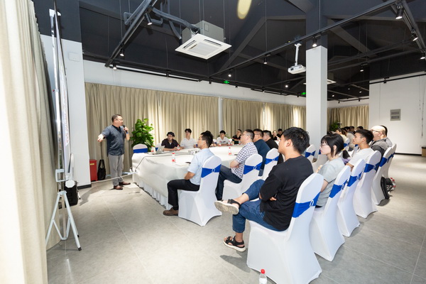 rhrδl(f)չ}ՓںݽzIС(zhn)e