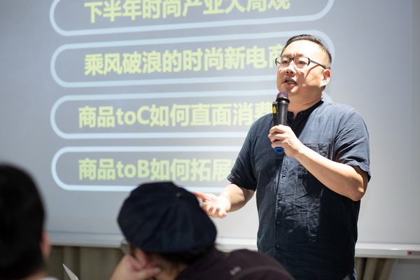 rhrδl(f)չ}ՓںݽzIС(zhn)e