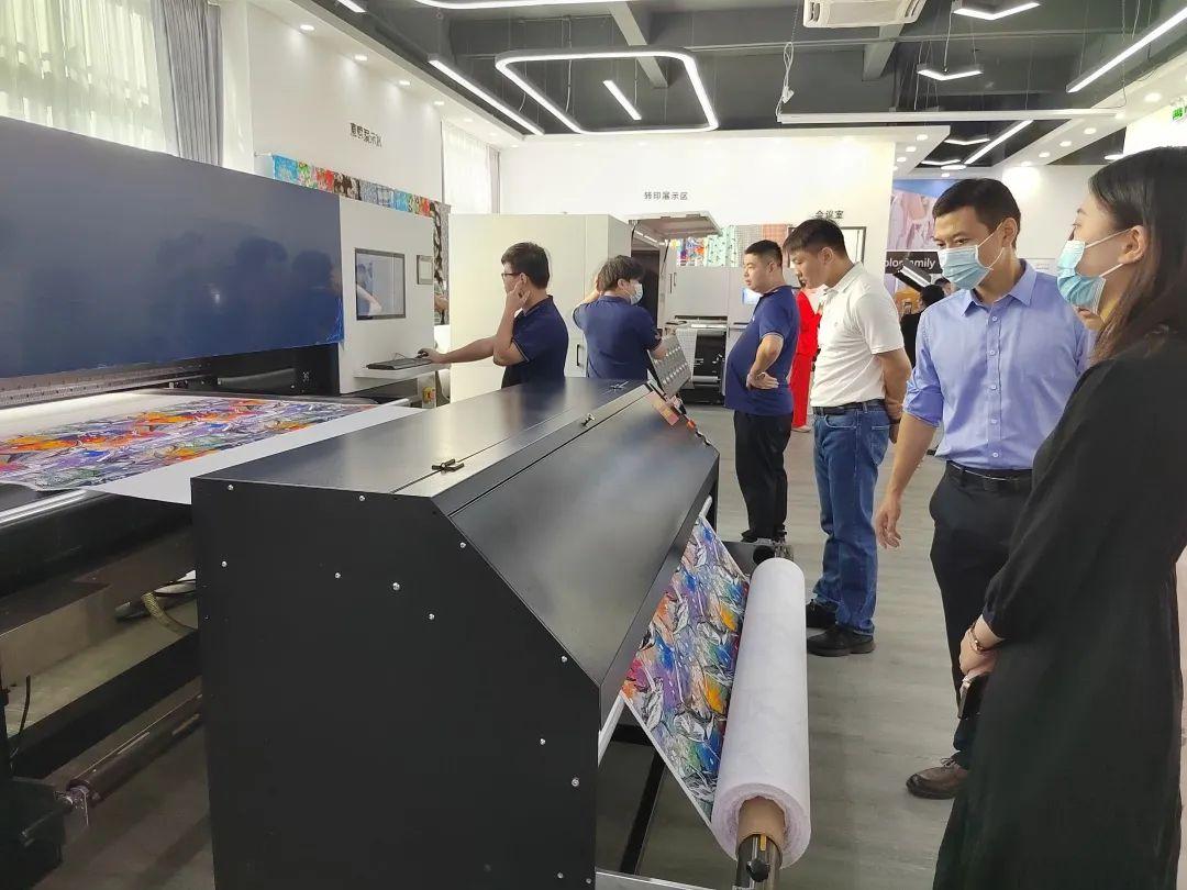 ʼƷ(sh)aӡˇչʾĳɹĻF(xin)(chng)l(f)ذƷ